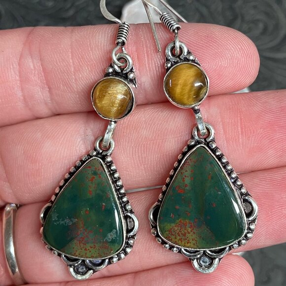 Tigers Eye and Bloodstone Heliotrope Earrings Crystal Stone Jewelry - Picture 1 of 8